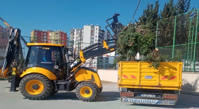 Toroslarda park ve yeşil alanlara bahar bakımı