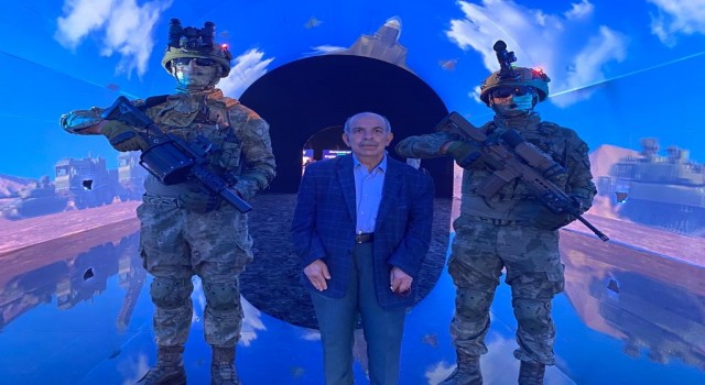 TSKnın teçhizatlarını gören vatandaş: “Allah benim ömrümden alsın, Cumhurbaşkanımızın ömrüne versin”