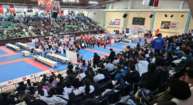 Türkiye Karate Şampiyonası Denizlide başladı
