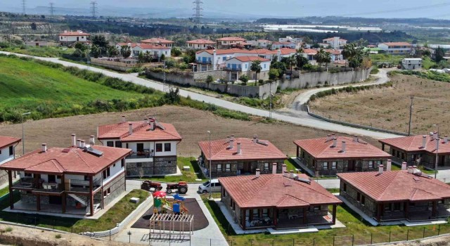 Türkiyenin en büyük yangınından etkilenen köy TOKİ ile küllerinden yeniden doğdu