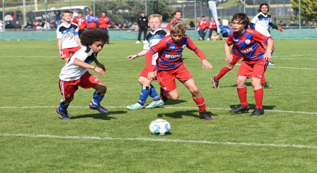 U12 İzmir Cup, tüm hızıyla devam ediyor