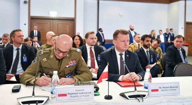 Ukraynaya verilen Leopard 2 tankları Polonyada onarılacak