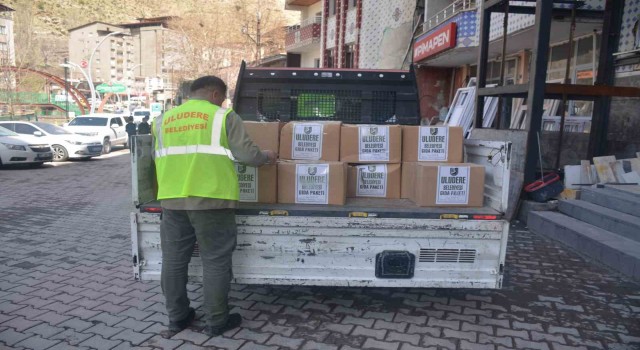 Uluderede yardıma muhtaç ailelere 4 bin yardım kolisi dağıtıldı