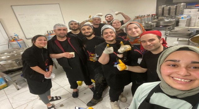 Üniversiteli öğrenciler gönül sofraları kuruyorlar