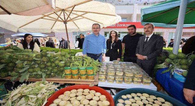 Urla caddeleri enginar bahçesine döndü