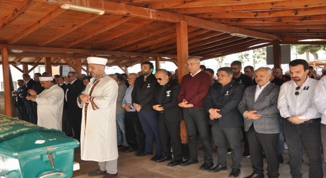 Usta gazeteci Keskinışık, son yolculuğuna uğurlandı