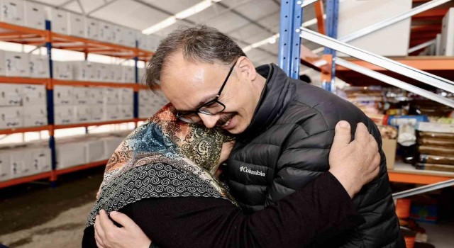 Vali Kızılkaya Elbistana açılan sosyal markette inceleme yaptı