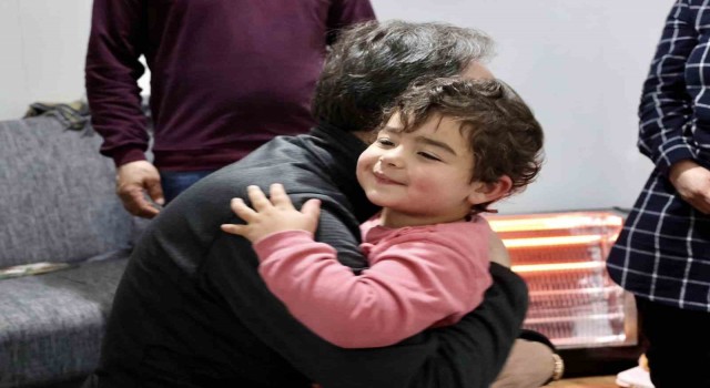 Vali Kızılkaya yeni kurulan konteyner kentte vatandaşlar ile buluştu