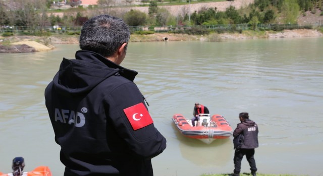 Vali Özkan, Munzurda kaybolan gençleri arama çalışmalarını yerinde inceledi