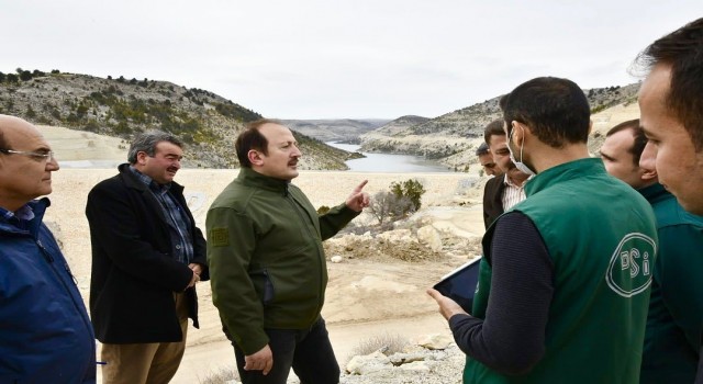 Vali Pehlivan, Aksıfat Baraj İkmali inşaatında incelemelerde bulundu