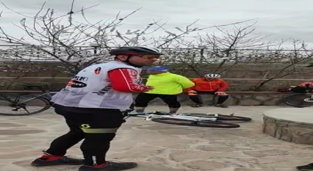 Van Gölüne dikkat çekmek için İranda pedal çevirdiler