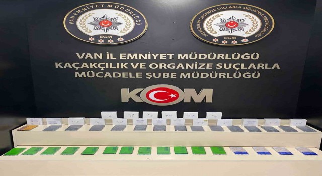 Vanda 56 adet kaçak cep telefonu ele geçirildi