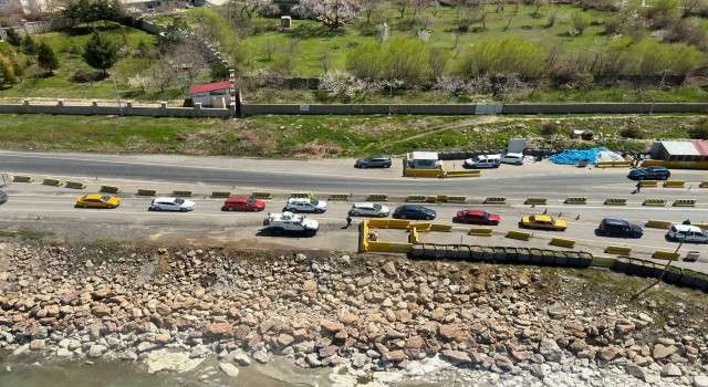 Vanda bayramın ilk günü helikopterli trafik denetimi