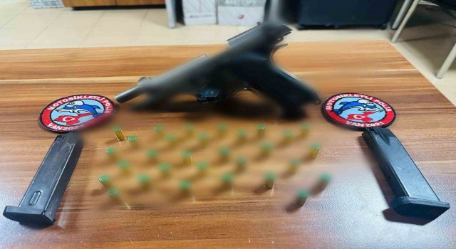 Vanda değişik suçlardan 15 kişi tutuklandı