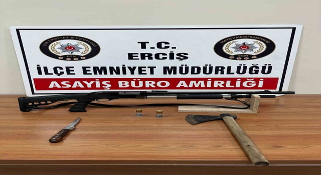 Vanda değişik suçlardan 20 kişi tutuklandı