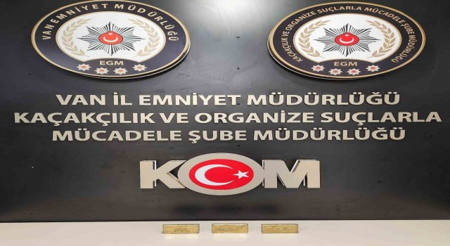 Vanda gümrük kaçağı 4 kilo altın ele geçirildi