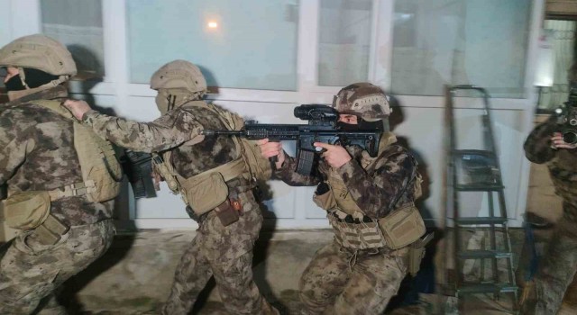 Vanda tandır evinde 20 düzensiz göçmen yakalandı