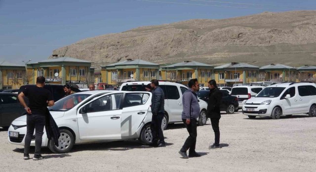 Vanda'ki açık oto pazarında Ramazan ayı sessizliği