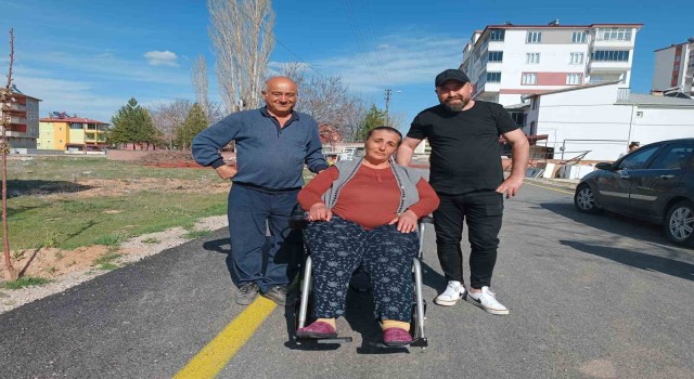 Vanlı Amcandan engelli aracı enkaz altında kalan depremzedeye yeni akülü araç