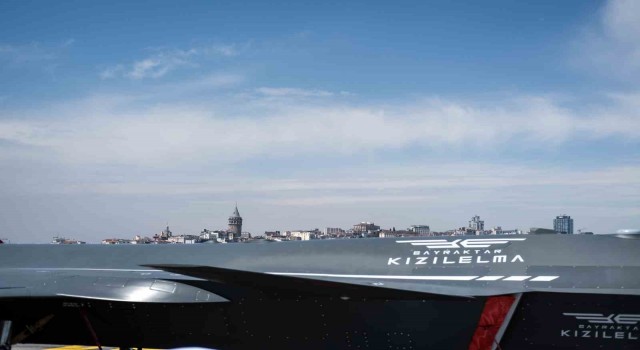 Vatandaşlar TCG Anadolu gemisindeki SİHAlara yoğun ilgi gösterdi