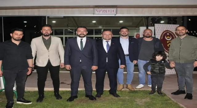 Veteriner hekimler depremzedeler için iftarda buluştu