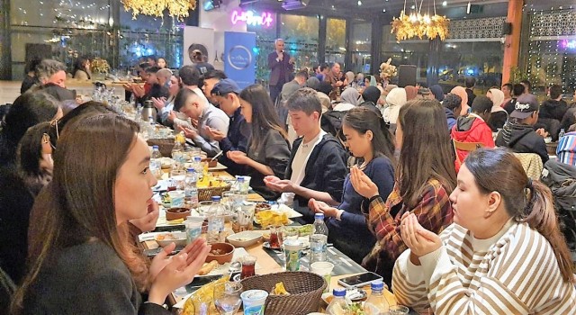 Yabancı öğrenciler gönül sofrasında buluştu