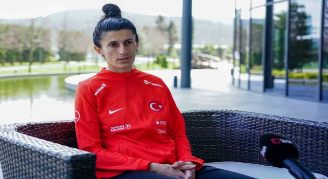 Yağmur Uraz: Hem kupayı kazanıp hem de gol kraliçesi olmak istiyorum