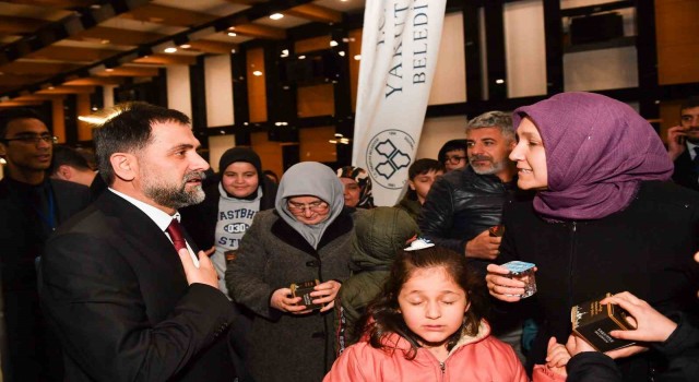 Yakutiye Belediyesi depremzedeleri iftar yemeğinde ağırladı