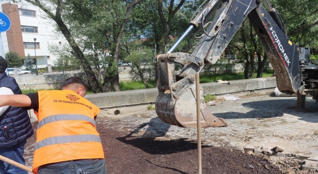 Yalova Belediyesi Aydoğan Caddesinde altyapıyı yeniliyor