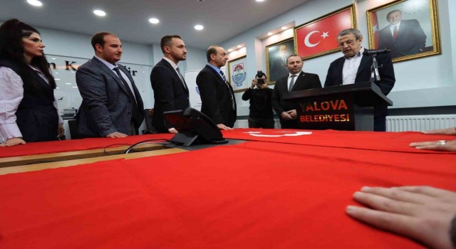 Yalova Belediyesinde yeni memurlar yemin etti