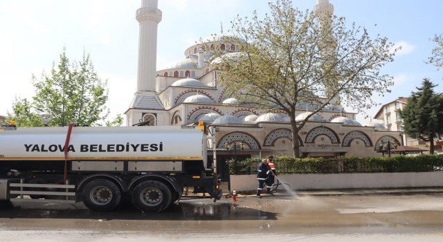 Yalova Belediyesinden camilerde bayram öncesi temizlik