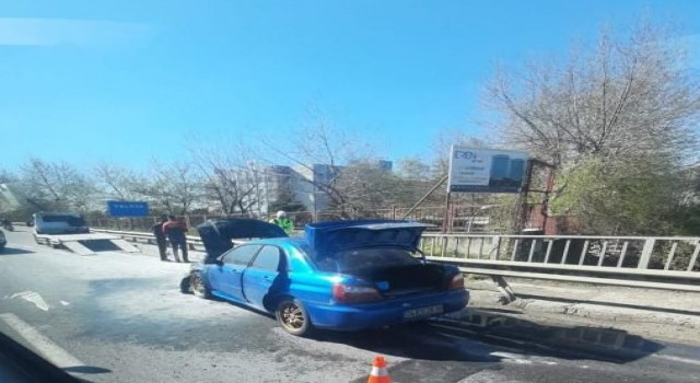 Yalovada seyir halindeki otomobil alevlere teslim oldu
