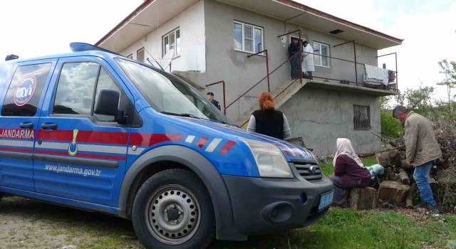 Yatalak karısını öldürdü ardından intihar etti