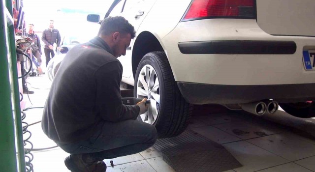 Yaz lastiği uygulaması başladı, uzmanı uyardı: Yakıt tüketimini artırıyor