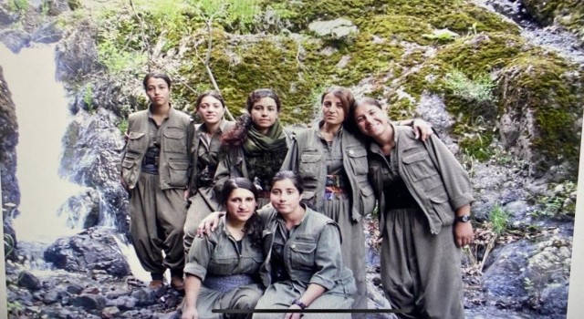 Yeşil Sol Parti adayı Ayten Dönmezin PKK kamplarındaki yeni fotoğrafları ortaya çıktı