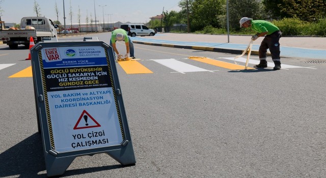 Yol çizgi ve boyama çalışmaları başladı