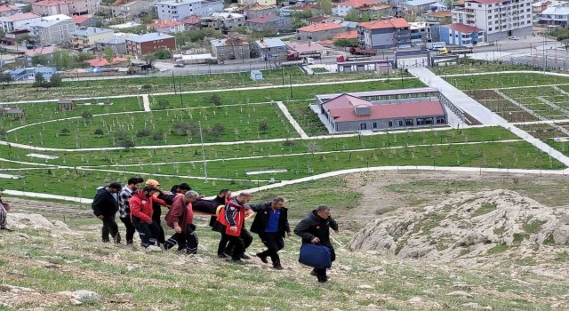 Yüksekten düşen genç kız yaralandı