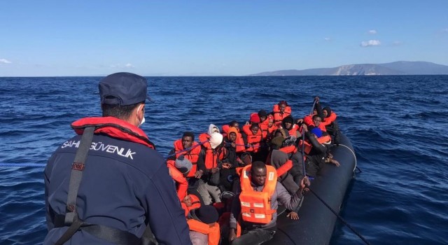 Yunanistanın ölüme ittiği 41 göçmen kurtarıldı