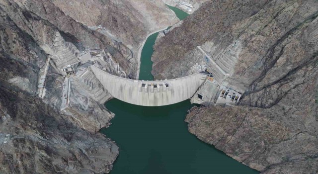 Yusufeli Barajında su seviyesinin yüksekliği 106 metreyi aştı