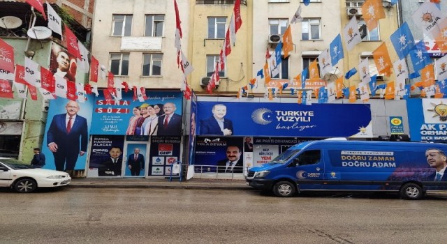 10 yaşındaki Yazan, CHP seçim bürosunda yaşadığı dehşeti anlattı: Önce itti, sonra tutup çayı üzerime döktü