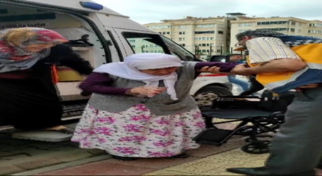 100 yaşındaki Fatma nine oyunu kullandı