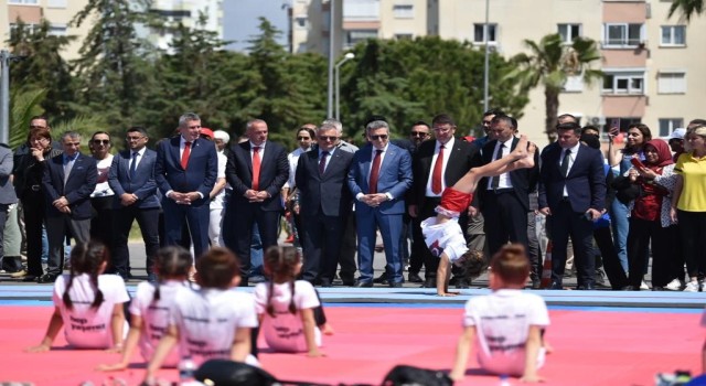 19 Mayıs Atatürkü Anma, Gençlik ve Spor Bayramı Antalyada coşkuyla kutlandı