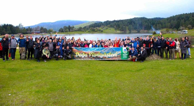 200 doğa tutkunu Karagölü keşfetti