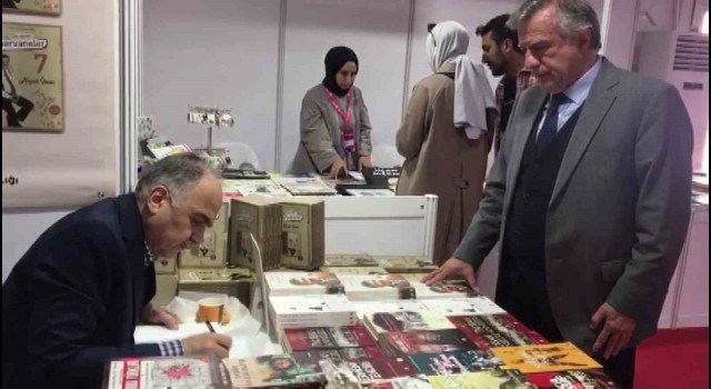 8. Üsküdar Kitap Fuarında Tarihçi-Yazar Dr. İbrahim Pazan okuyucuları ile buluştu