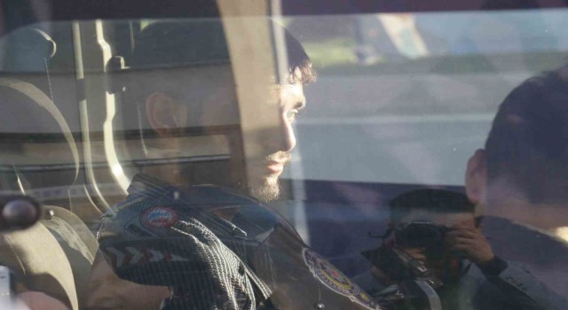 Adanada Ak Parti Seçim bürosunda bulunan görevli uğradığı bıçaklı saldırıda yaralandı