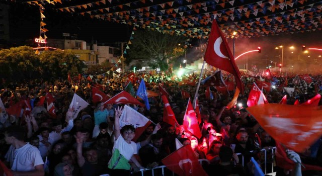 Adanada coşkulu kutlama