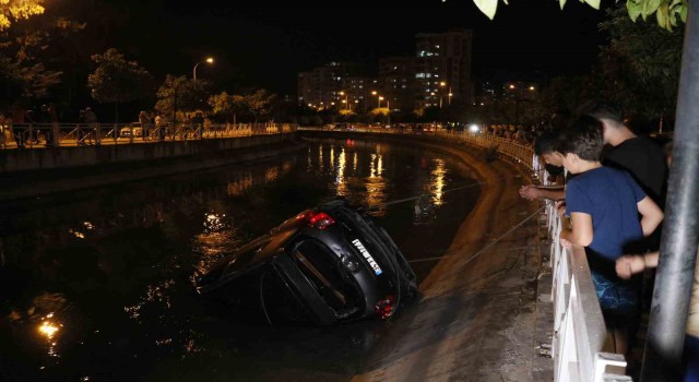 Adanada otomobil sulama kanalına düştü: 1 ölü, 1 yaralı