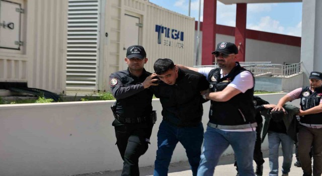 Adanada torbacılık yaptığı öne sürülen 6 zanlı tutuklandı