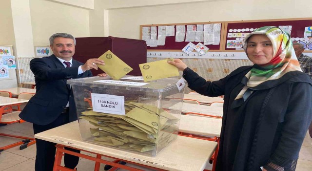 Adıyamanın siyasetçileri oy kullandı