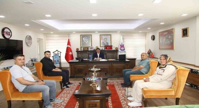 Adıyamanlı depremzede aileden Başkan Çelike vefa ziyareti